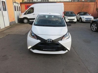 Gebraucht Toyota Aygo 69 PS (50 kW) 2016 Weiß Kleinwagen