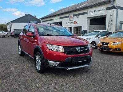 Gebraucht Dacia Sandero Prestige 90 PS (66 kW) 2015 Rot Limousine