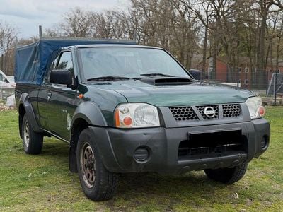 Usata Nissan Navara 133 CV (97 kW) 2009 Verde Pick-up