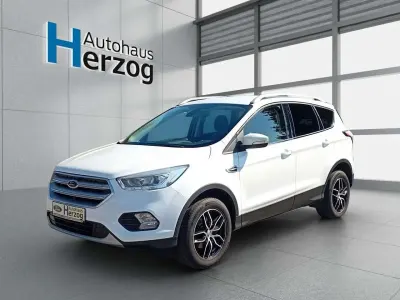 Gebraucht Ford Kuga Cool & Connect 150 PS (110 kW) 2017 Frostweiß SUV