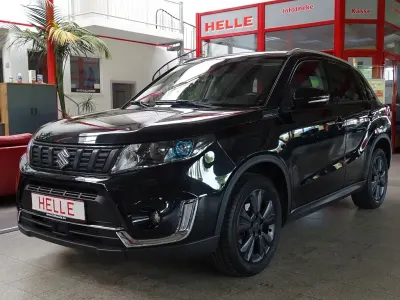 Gebraucht Suzuki Vitara 140 PS (102 kW) 2020 Cosmic black metallic (metallic) SUV