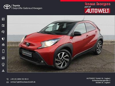 Gebraucht Toyota Aygo X Basis 72 PS (52 kW) 2024 Chili red perleffekt/ night sky black SUV
