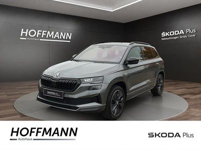 Grau Gebraucht 2024 Skoda Karoq SportLine SUV | 32.990 € (Fairer Preis)