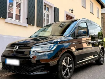 Gebraucht VW Caddy Style 122 PS (89 kW) 2021 Schwarz Van / Kleinbus