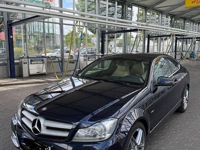 Gebraucht Mercedes C180 156 PS (114 kW) 2011 Blau Coupé