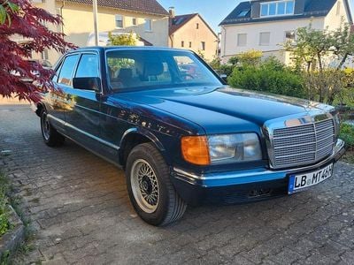 Usata Mercedes E500 231 CV (169 kW) 1983 Blu Berlina