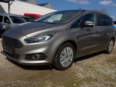 Usata Ford S-MAX Titanium 179 CV (131 kW) 2016 Grigio Monovolume