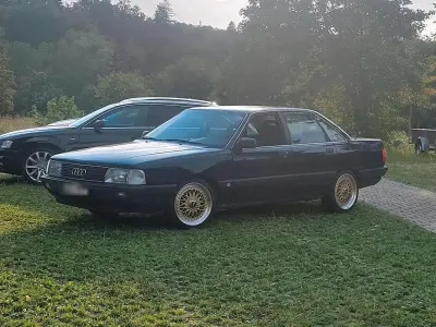 Gebraucht Audi 100 Basis 115 PS (84 kW) 1989 Blau Limousine