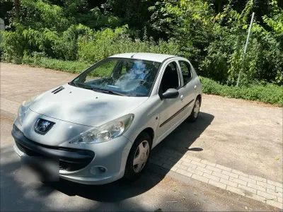 Gebraucht Peugeot 206+ 60 PS (44 kW) 2009 Weiß Kleinwagen