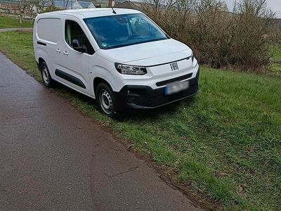 Usata Fiat Doblò 131 CV (96 kW) 2024 Bianco Monovolume
