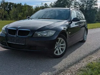 Gebraucht BMW 320 150 PS (110 kW) 2005 Blau Kombi