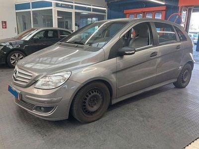 Mercedes B200
