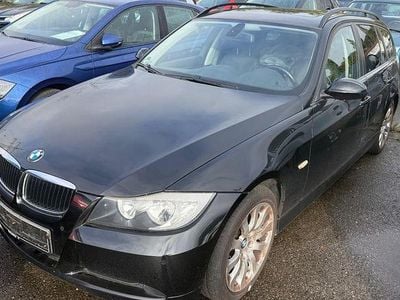 Gebraucht BMW 318 Comfort Edition 143 PS (105 kW) 2008 Saphirschwarz Kombi