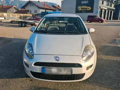 Gebraucht Fiat Punto Evo 69 PS (50 kW) 2012 Weiß Kleinwagen