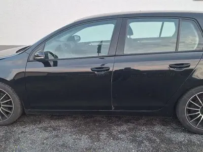 Gebraucht VW Golf VI Trendline 102 PS (75 kW) 2009 Schwarz Kleinwagen