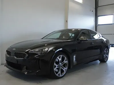 Gebraucht Kia Stinger GT-Line 200 PS (147 kW) 2018 Schwarz Kleinwagen