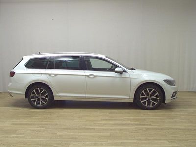 Usata VW Passat Elegance 200 CV (147 kW) 2021 Bianco Station wagon