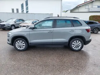 Neu Skoda Karoq Selection 150 PS (110 kW) 2026 Grau SUV