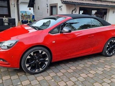 Second-hand Opel Cascada Edition 140 CP (102 kW) 2017 Roșu Cabrio