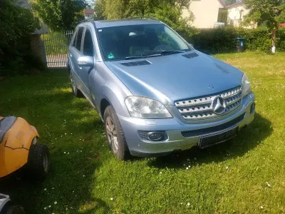 Gebraucht Mercedes ML350 250 PS (183 kW) 2006 Blau SUV