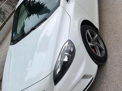 Gebraucht Volvo V40 R-Design 190 PS (139 kW) 2014 Weiß Kleinwagen