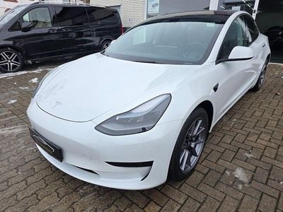 Weiß Gebraucht 2022 Tesla Model 3 RWD Limousine | 23.800 € (Fairer Preis)