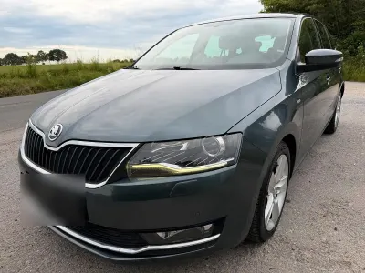 Gebraucht Skoda Rapid 90 PS (66 kW) 2017 Grau Kleinwagen