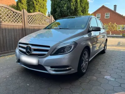 Gebraucht Mercedes B180 122 PS (89 kW) 2012 Kleinwagen