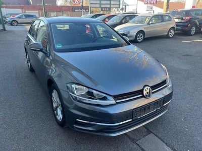 Gebraucht VW Golf VII Comfortline 110 PS (80 kW) 2018 Grau Limousine