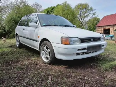 Brugt Toyota Starlet 75 HK (55 kW) 1990 Hvid Hatchback