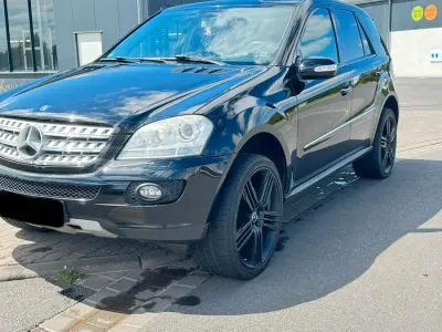Gebraucht Mercedes ML320 224 PS (164 kW) 2008 Schwarz SUV
