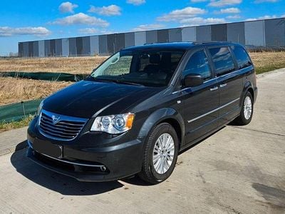 Gebraucht Lancia Voyager Platinum 163 PS (119 kW) 2012 Schwarz Van / Kleinbus