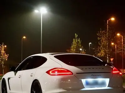Usata Porsche Panamera 250 CV (183 kW) 2011 Bianco Utilitaria