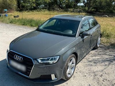 Gebraucht Audi A3 Sport 150 PS (110 kW) 2018 Grau Limousine