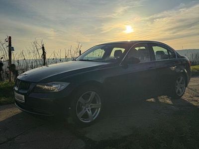 Schwarz Gebraucht 2007 BMW 325 Limousine | 3.500 € (Etwas zu teuer)