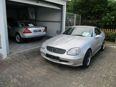 Gebraucht Mercedes SLK230 193 PS (141 kW) 2000 Silber Cabrio
