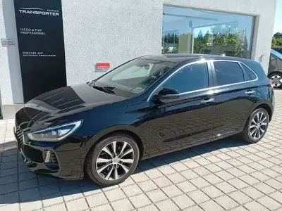 Gebraucht Hyundai i30 Premium 140 PS (102 kW) 2017 Schwarz Limousine