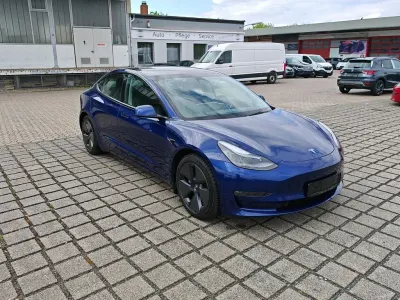 Usata Tesla Model 3 Long Range AWD 366 kW (498 CV) 2021 Blu Berlina