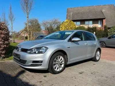 Gebraucht VW Golf VII LOUNGE 110 PS (80 kW) 2015 Silber Kleinwagen