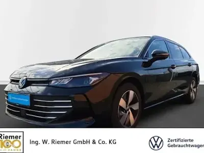 Gebraucht VW Passat IQ Drive 150 PS (110 kW) 2025 Schwarz Kombi