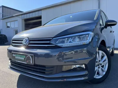 Gebraucht VW Touran Comfortline 150 PS (110 kW) 2022 Delfingrau Van / Kleinbus
