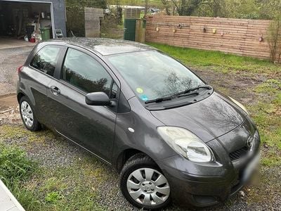 Usata Toyota Yaris 70 CV (51 kW) 2009 Grigio Utilitaria