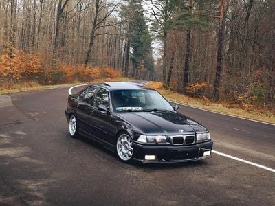 Gebraucht BMW 325 M Sport 192 PS (141 kW) 1993 Schwarz Limousine