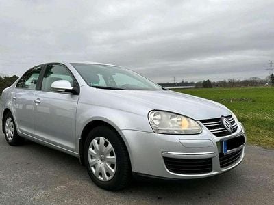 Gebraucht 2015 VW Jetta Style Limousine | 2.800 €