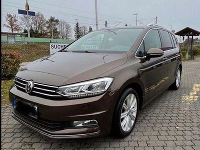 Gebraucht VW Touran Highline 150 PS (110 kW) 2016 Braun Van / Kleinbus