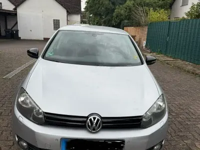 Gebraucht VW Golf VII Match 105 PS (77 kW) 2012 Silber Limousine