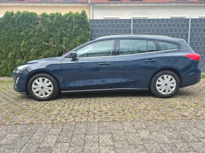 Gebraucht Ford Focus Trend 95 PS (69 kW) 2020 Blau Limousine