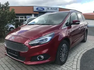 Gebraucht Ford S-MAX Titanium 165 PS (121 kW) 2019 Ruby rot metallic Van / Kleinbus