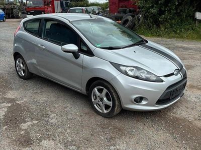 Gebraucht Ford Fiesta 95 PS (69 kW) 2010 Silber Kleinwagen