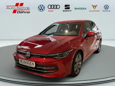 Neu VW Golf VIII Style 150 PS (110 kW) 2026 Kings red Limousine